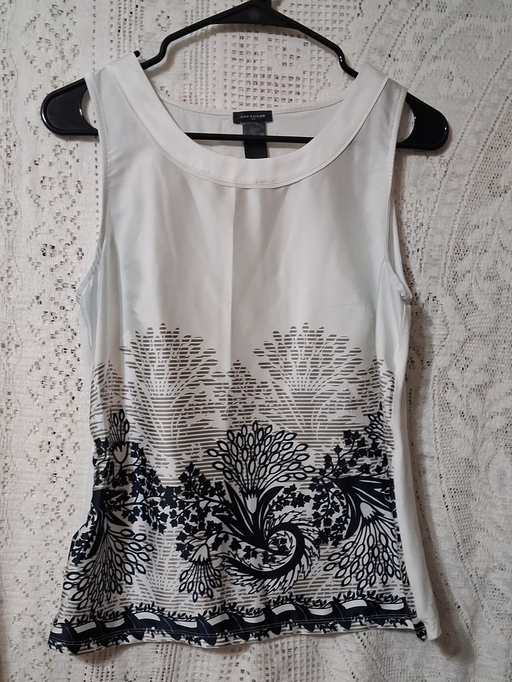 Ann Taylor Satin Sleeveless Top Navy Ornamental Border Print Small Preppy Boho